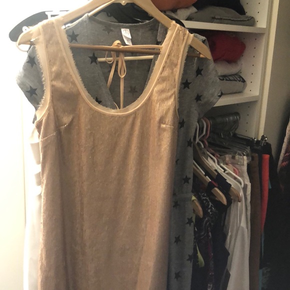 Gold sequins open back dress - Picture 2 of 6